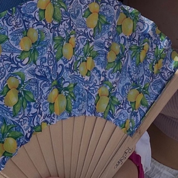 Meet your Posher, Serena - Picture 1 of 1